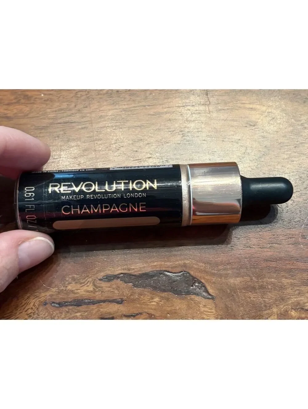 Revolution Liquid Highlighter Champagne